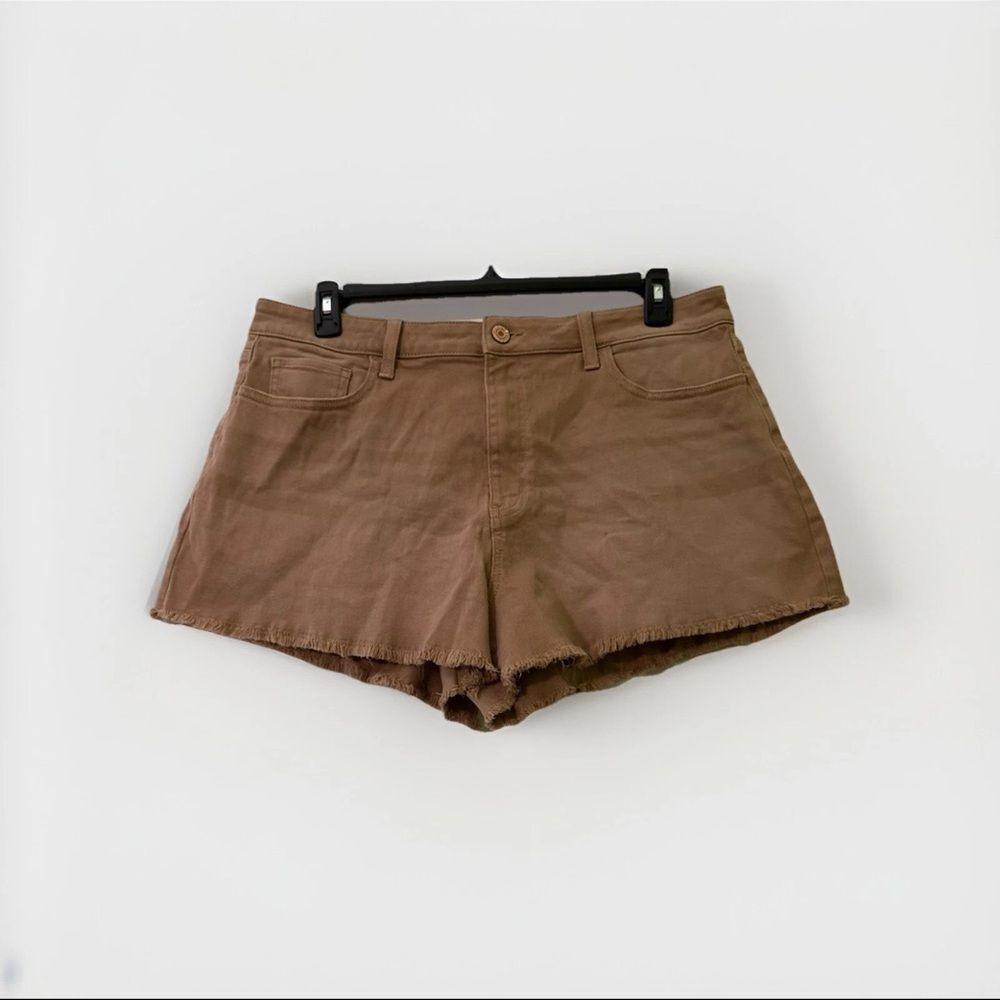NWOT Super High Waisted Khaki Shorts